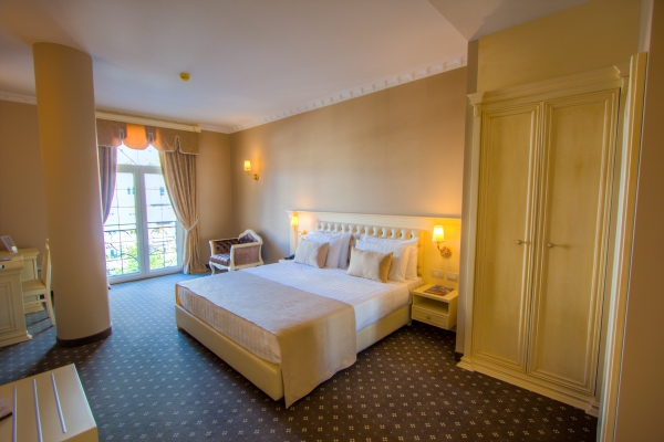 Lot Boutique Hotel (Tirana)